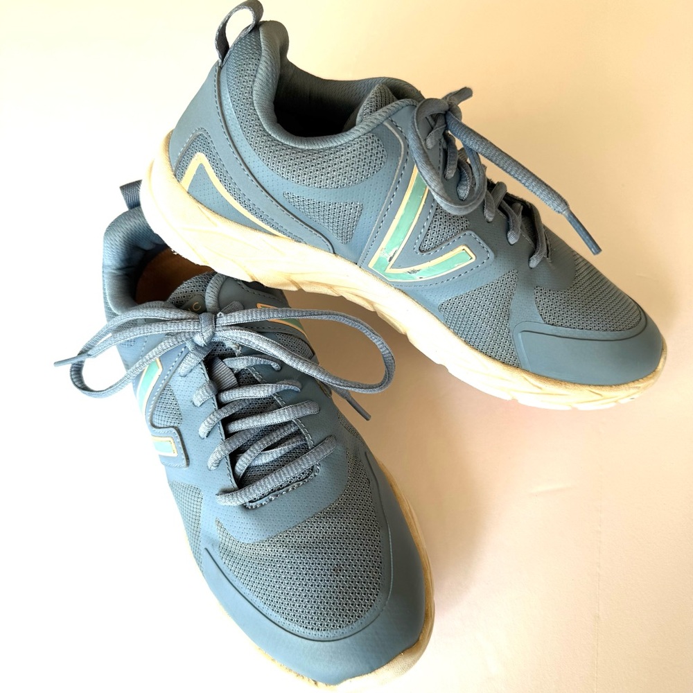 Vionic Miles II Women’s Sneaker in Blue/Gray
